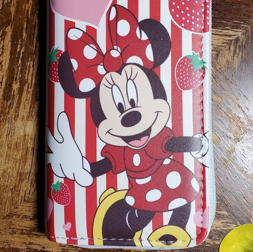 Minnie Mouse Wallet With Strawberries - Picture 5 of 5